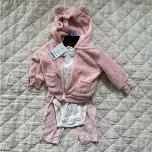 Carter’s Adorable Pink Baby Outfit with Bear Hoodie, 3 piece set, NWT